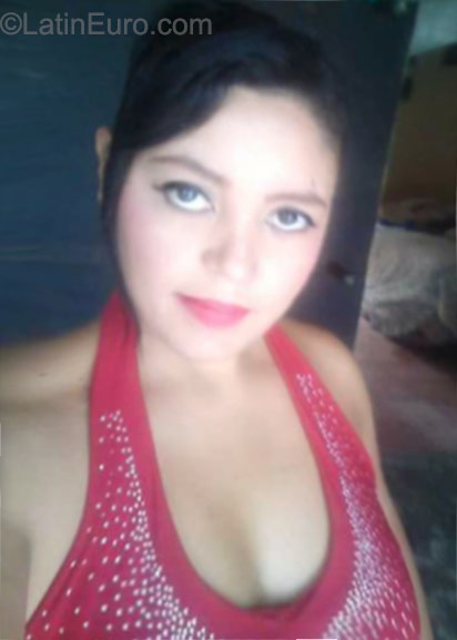 Date this delightful Honduras girl Vicky from Tegucigalpa HN1609