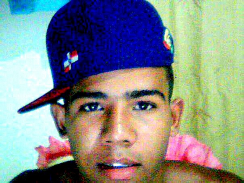 Date this voluptuous Dominican Republic man Yefri from San Crist&Atilde;&sup3;bal DO22861