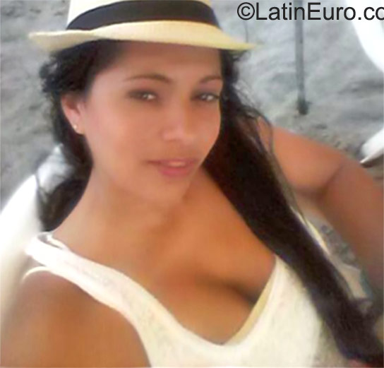 Date this athletic Colombia girl Mary from Barranquilla CO17803