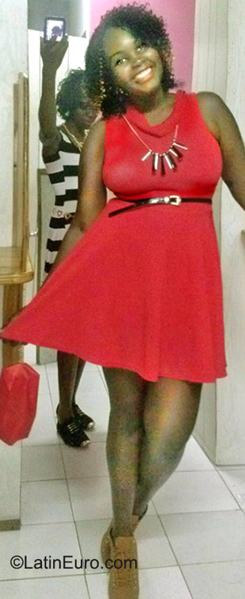 Date this georgeous Jamaica girl Shaniae from Kingston JM2124