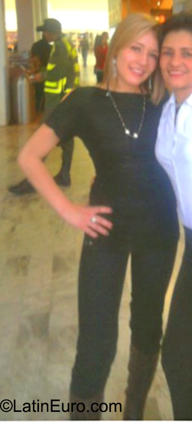 Date this hard body Colombia girl Julieta from Bogota CO17812