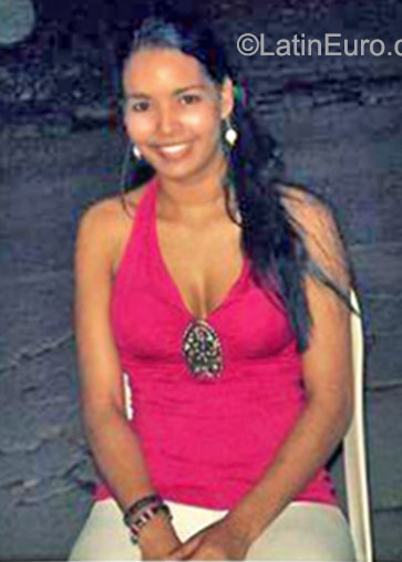 Date this gorgeous Colombia girl Rosa from Barranquilla CO17815