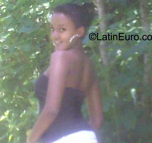 Date this hard body Venezuela girl Shahewie from Caracas VE591