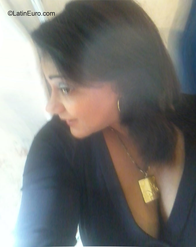 Date this happy Panama girl Seskia from Panama City PA662