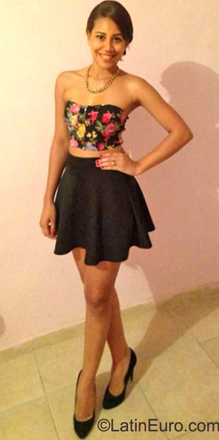 Date this sensual Dominican Republic girl Saudie from Santiago DO22904
