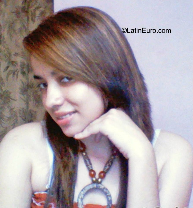 Date this passionate Honduras girl Claritza from Choluteca HN1628