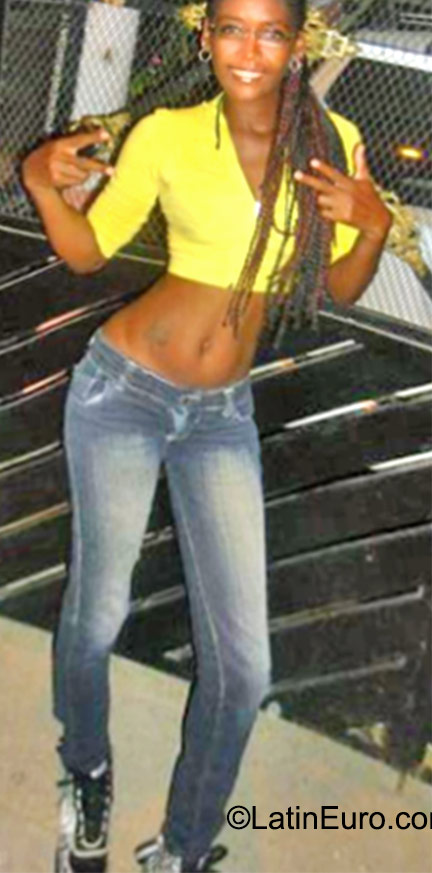 Date this exotic Dominican Republic girl Yulisa from Santo Domingo DO22938