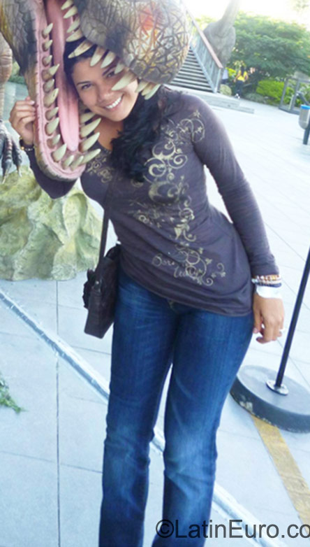 Date this stunning Colombia girl Giovana from Cali CO17837