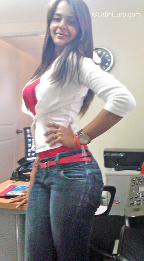 Date this funny Dominican Republic girl Kenia from Santo Domingo DO22940
