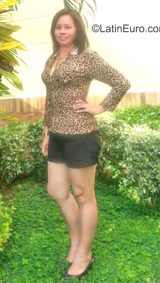 Date this attractive Colombia girl Jimenia from Bucaramanga CO17845