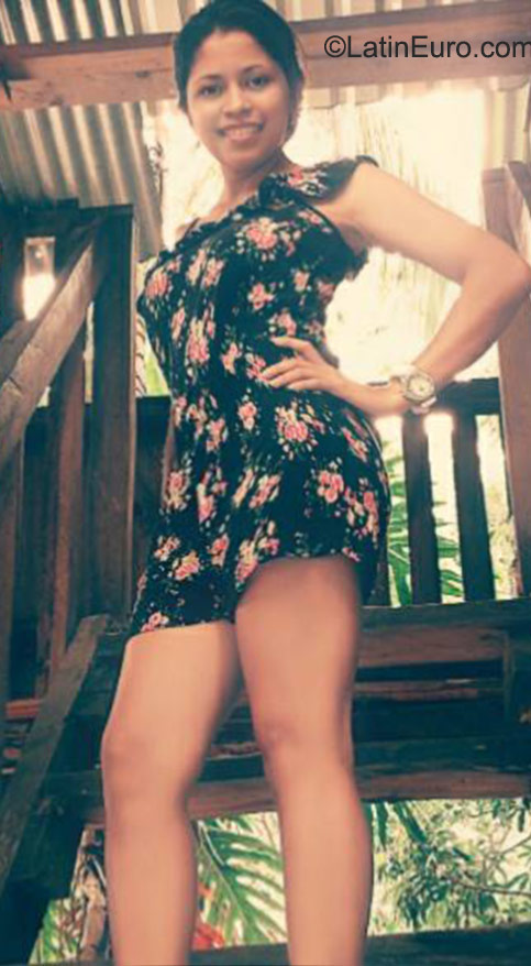 Date this hard body Honduras girl Mary from Villanueva HN1651