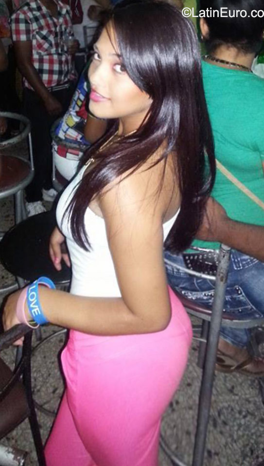 Date this sensual Dominican Republic girl Yani from San Francisco De Macoris DO23010