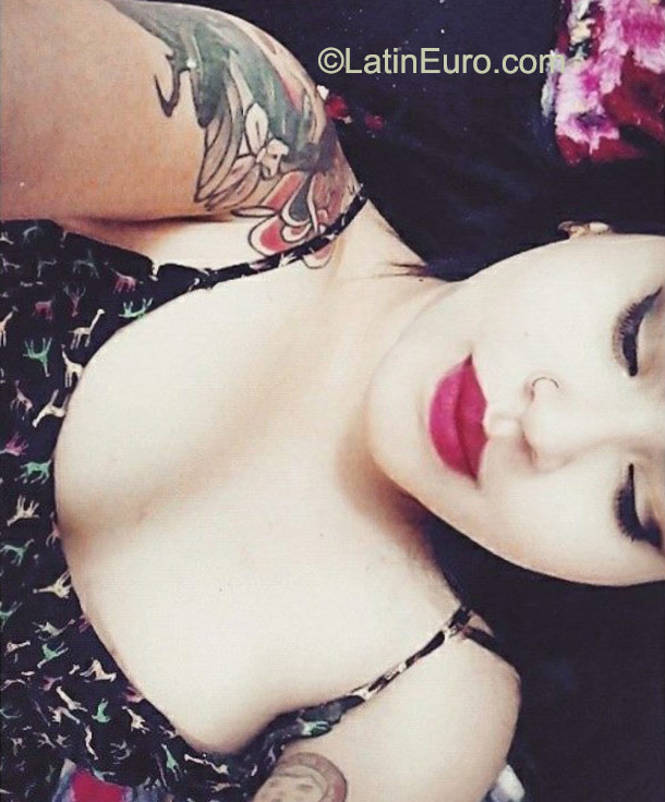 Date this happy Colombia girl Dannyelle from Pereira CO17895