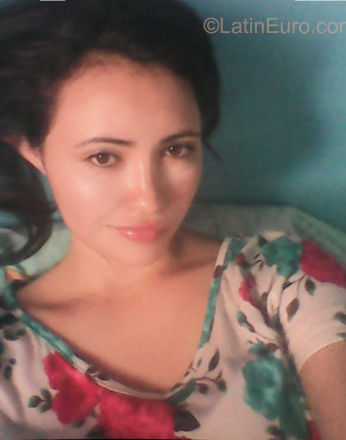 Date this foxy Honduras girl Brenda from Tegucigalpa HN1657
