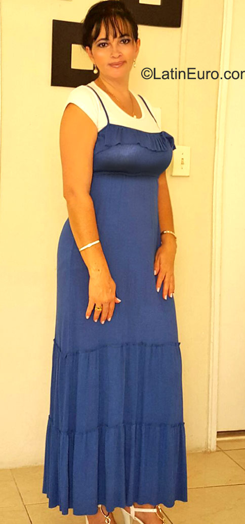 Date this nice looking United States girl Luz from Miami US16415