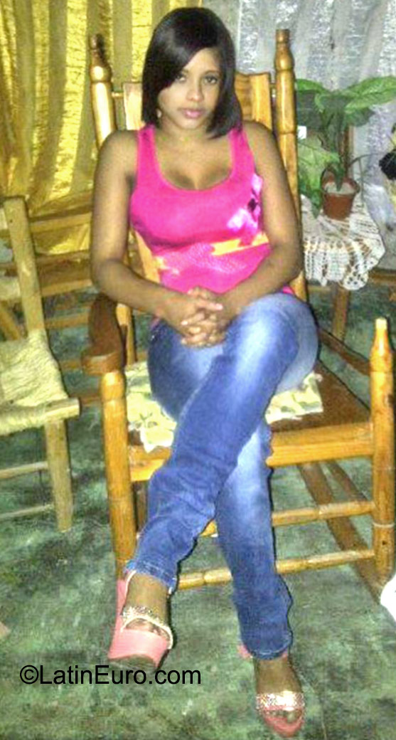 Date this attractive Honduras girl Reyna from Tegucigalpa HN1668