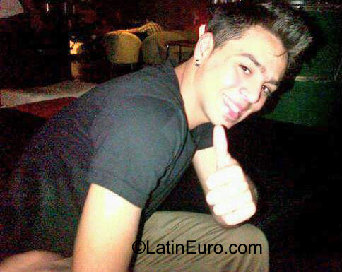 Date this young Venezuela man Arturo from valencia VE615