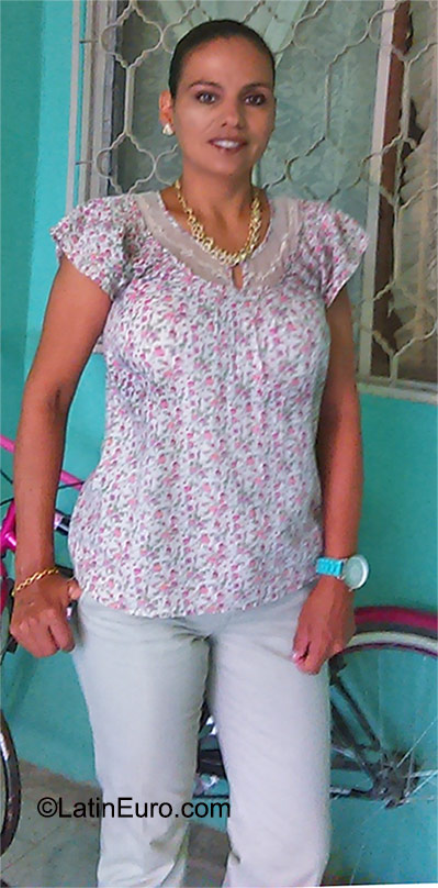 Date this beautiful Mexico girl Cristina from Torreon MX1448