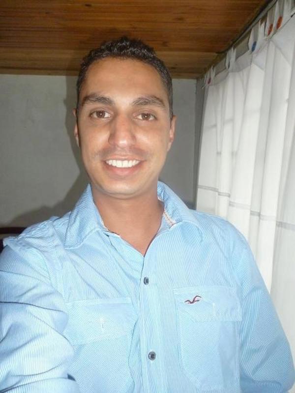 Date this georgeous Colombia man David from Manizales CO17958