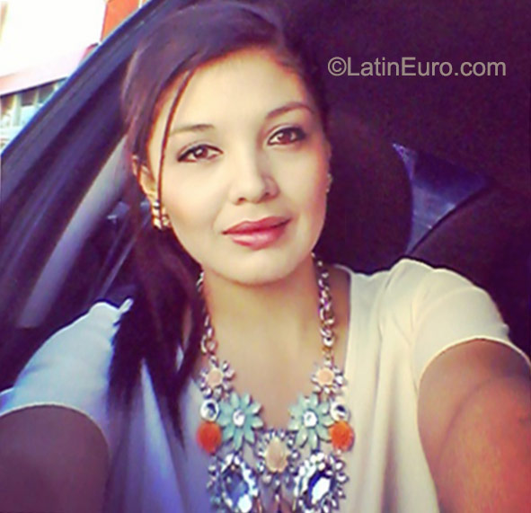 Date this fun Honduras girl Evelin from Siguatepeque HN1683