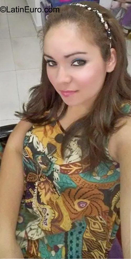 Date this stunning Honduras girl Yakiy from Santa rosa de copan HN1685