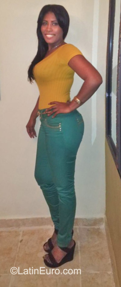 Date this tall Dominican Republic girl Sara from Santiago DO23191