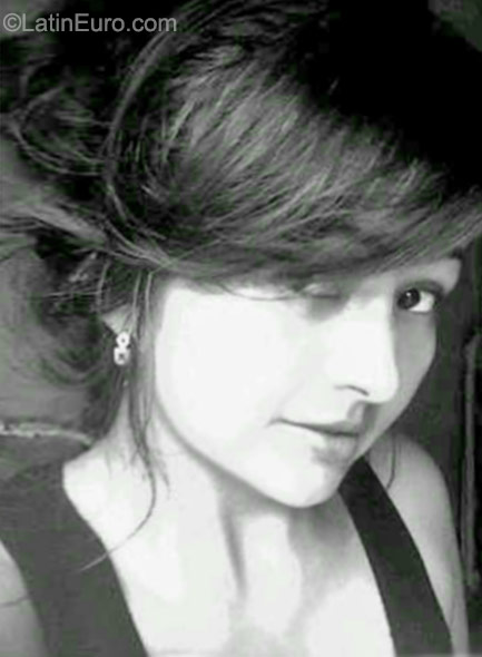 Date this cute Honduras girl Isis from Tegucigalpa HN1690