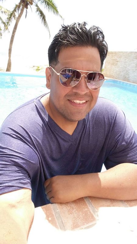 Date this lovely United States man RolandoRivas from Chicago US16472