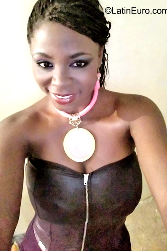 Date this beautiful Colombia girl Mairia from Cali CO18015