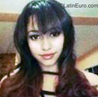 Date this foxy Honduras girl Yenceli from Comayagua HN1708