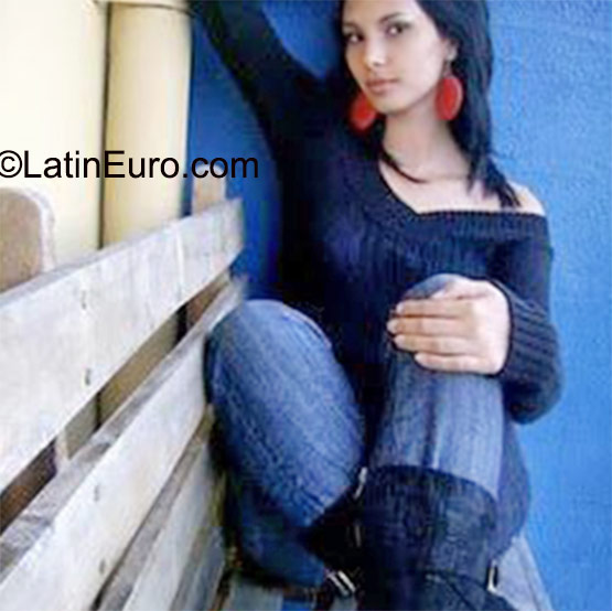 Date this young Honduras girl Sidia from Tegucigalpa HN1716