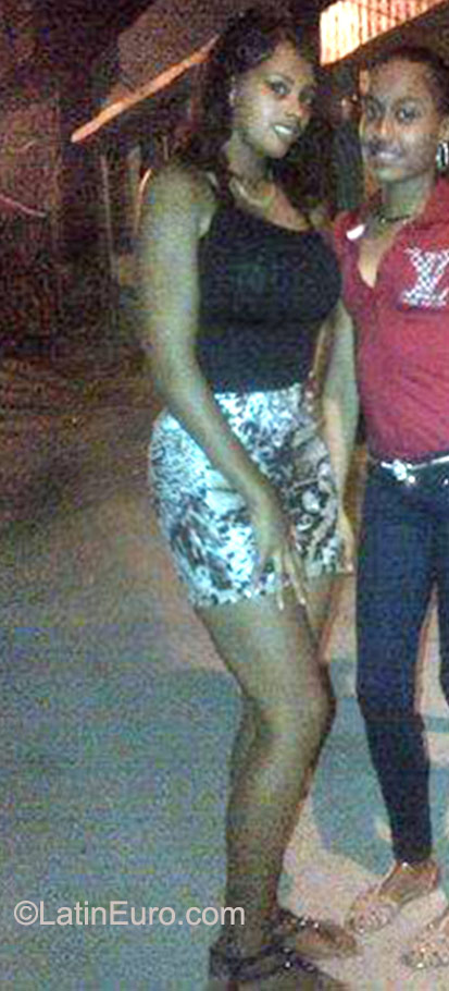 Date this hot Dominican Republic girl Liliana from Santo Domingo DO23380