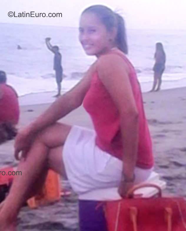 Date this exotic Panama girl Yairia from Panama City PA704