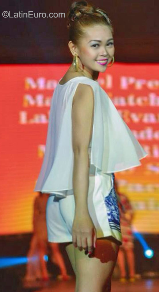 Date this exotic Philippines girl Geraldine from Cagayan De Oro City PH822