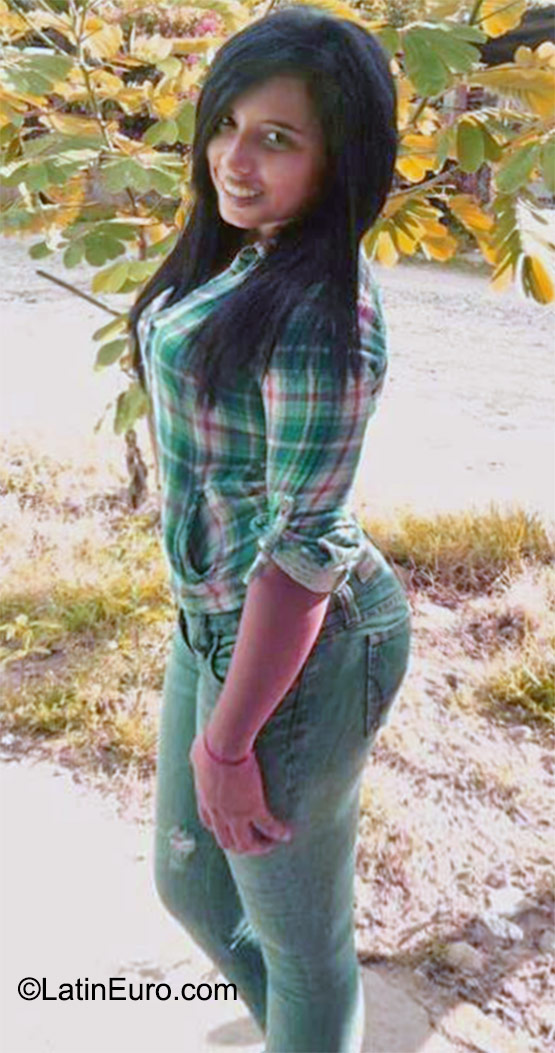 Date this beautiful Honduras girl Karla from Tocoa HN1722