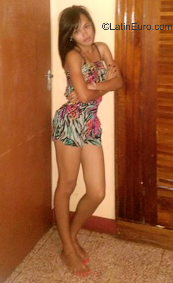 Date this georgeous Jamaica girl Jenele from St. Elizabeth JM2216