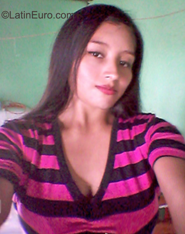 Date this young Panama girl Ana from Panama City PA710