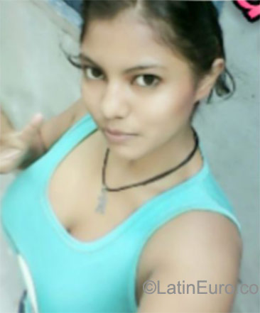 Date this lovely Honduras girl Karen from san pedro sula HN1728