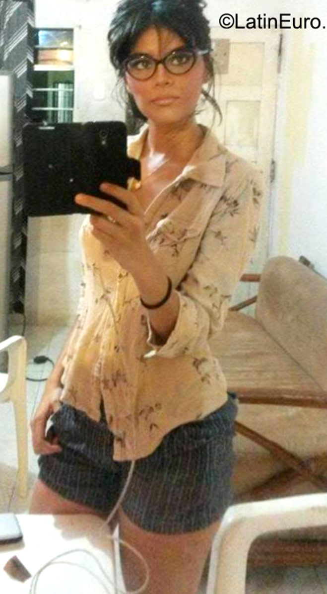 Date this cute Colombia girl Viviana from Barranquilla CO18112