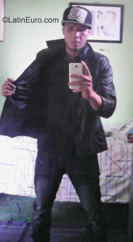 Date this funny Colombia man Hector from Cali CO18118