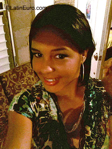 Date this georgeous Dominican Republic girl Laramar from Santo Domingo DO23480