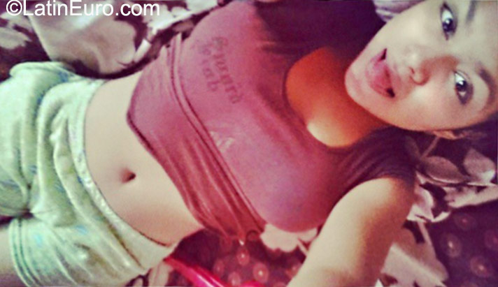 Date this attractive Panama girl Yiney from Panama City PA731