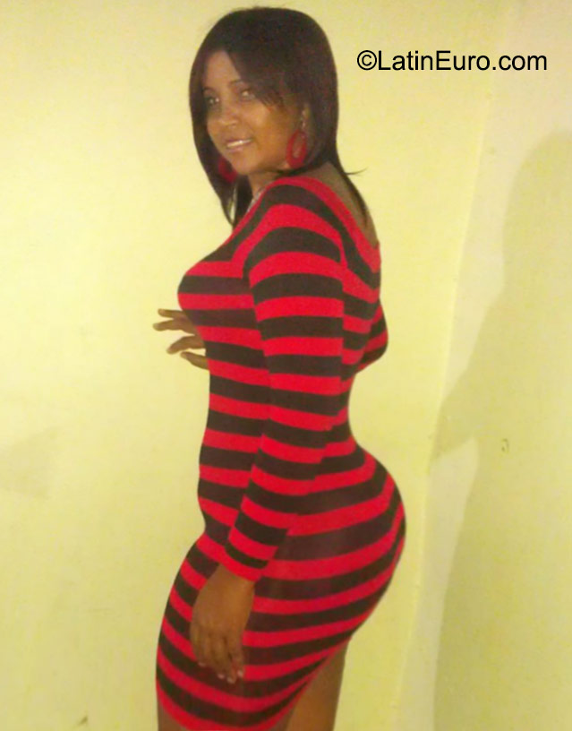 Date this fun Dominican Republic girl Lourdes from Santiago DO23556