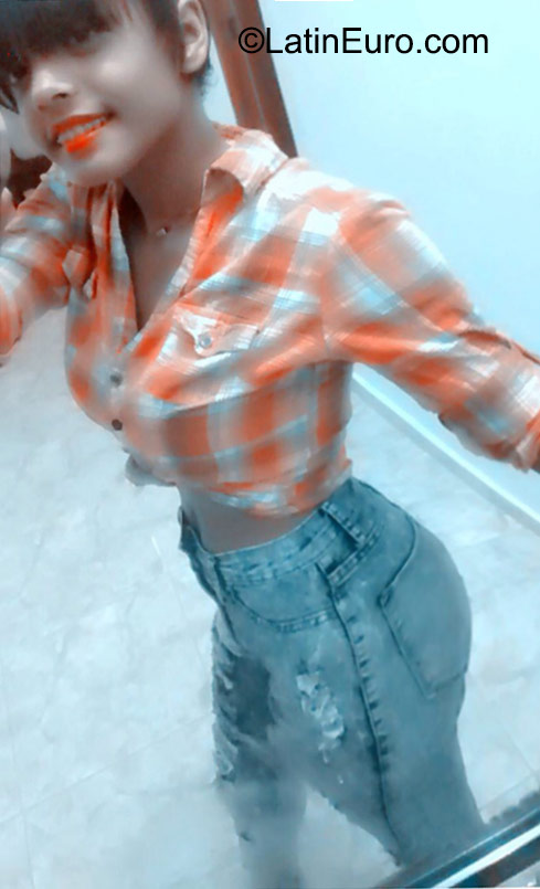 Date this sensual Dominican Republic girl Wildalie from Salcedo DO23584