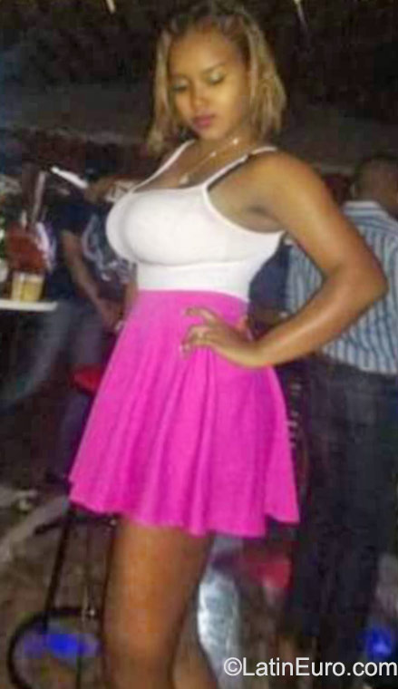 Date this pretty Dominican Republic girl Yulisa from Santo Domingo DO23627