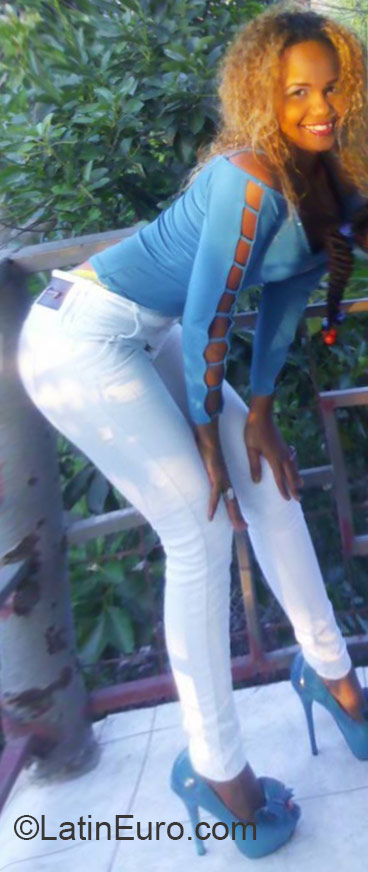 Date this tall Dominican Republic girl Rosa elizabeth from moca DO23696