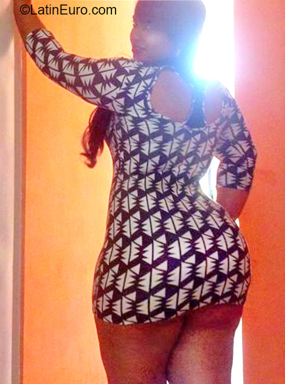 Date this delightful Dominican Republic girl Elizabeth from Santiago DO23698