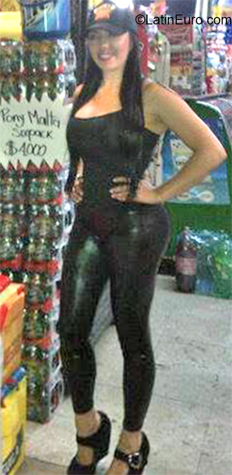 Date this fun Colombia girl Carolina from Bogota CO18217
