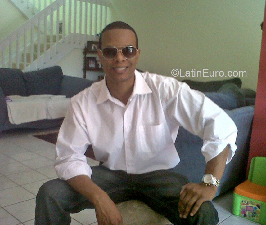 Date this cute United States man Trueblue from Miramar US16640