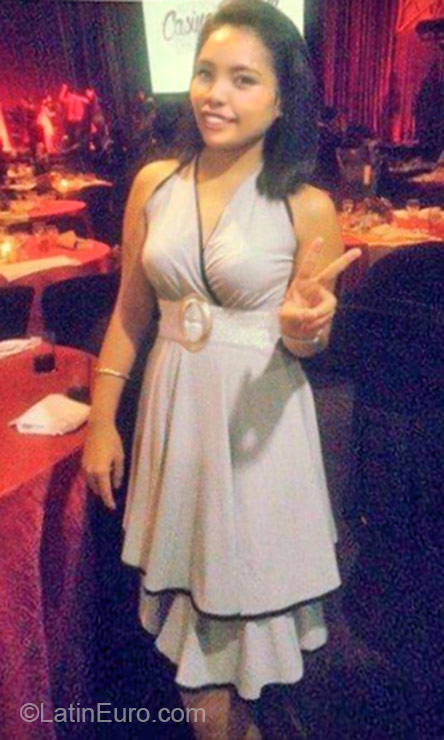 Date this hot Philippines girl Marie from Taytay PH832